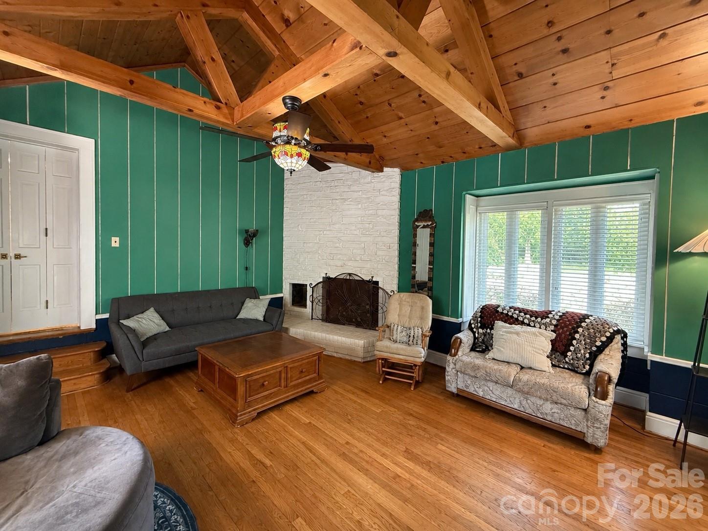 404 Fairview Drive — Lexington