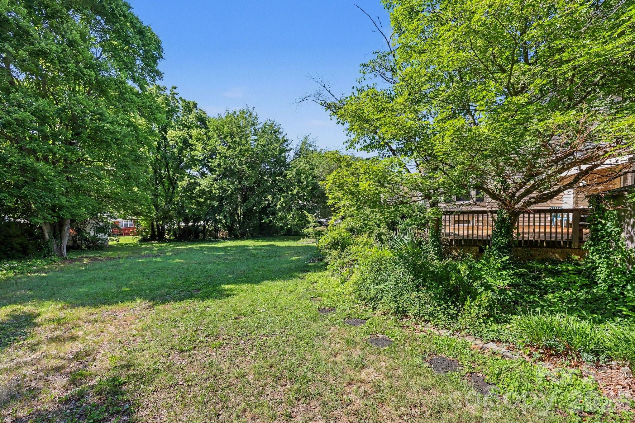 404 Fairview Drive — Lexington