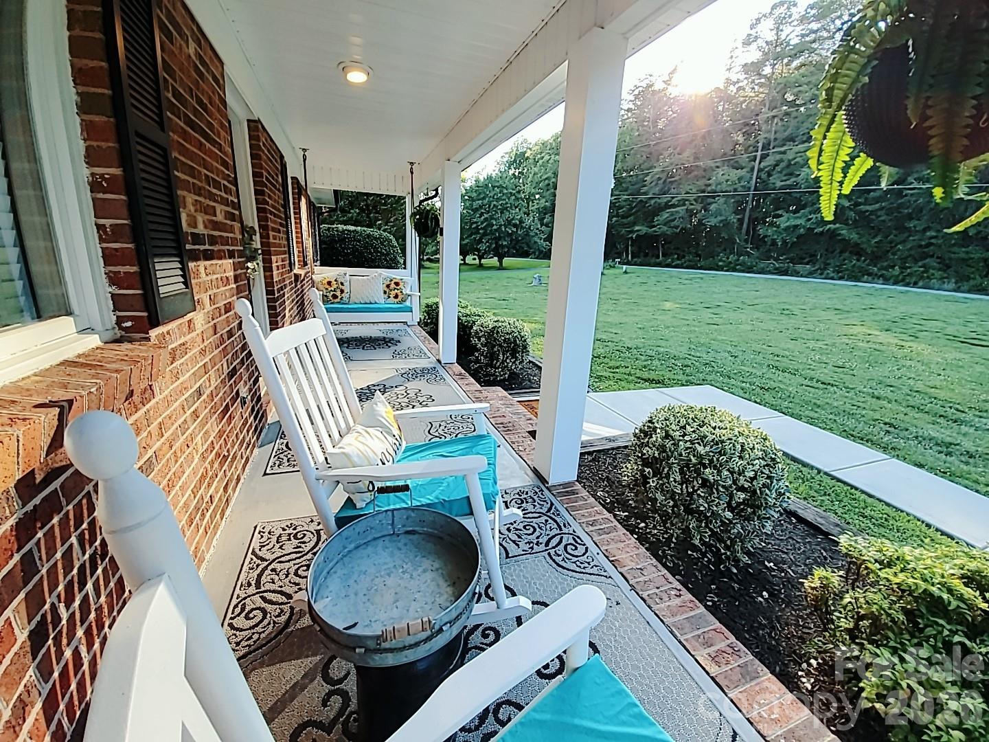 318 Rutledge Road — Mount Holly