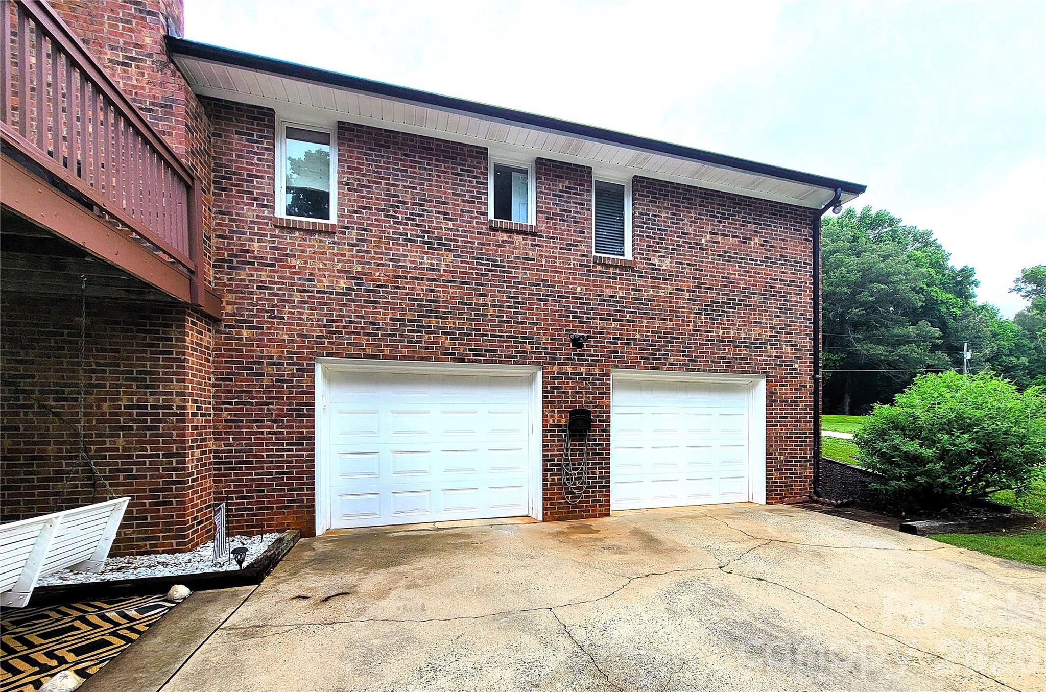 318 Rutledge Road — Mount Holly
