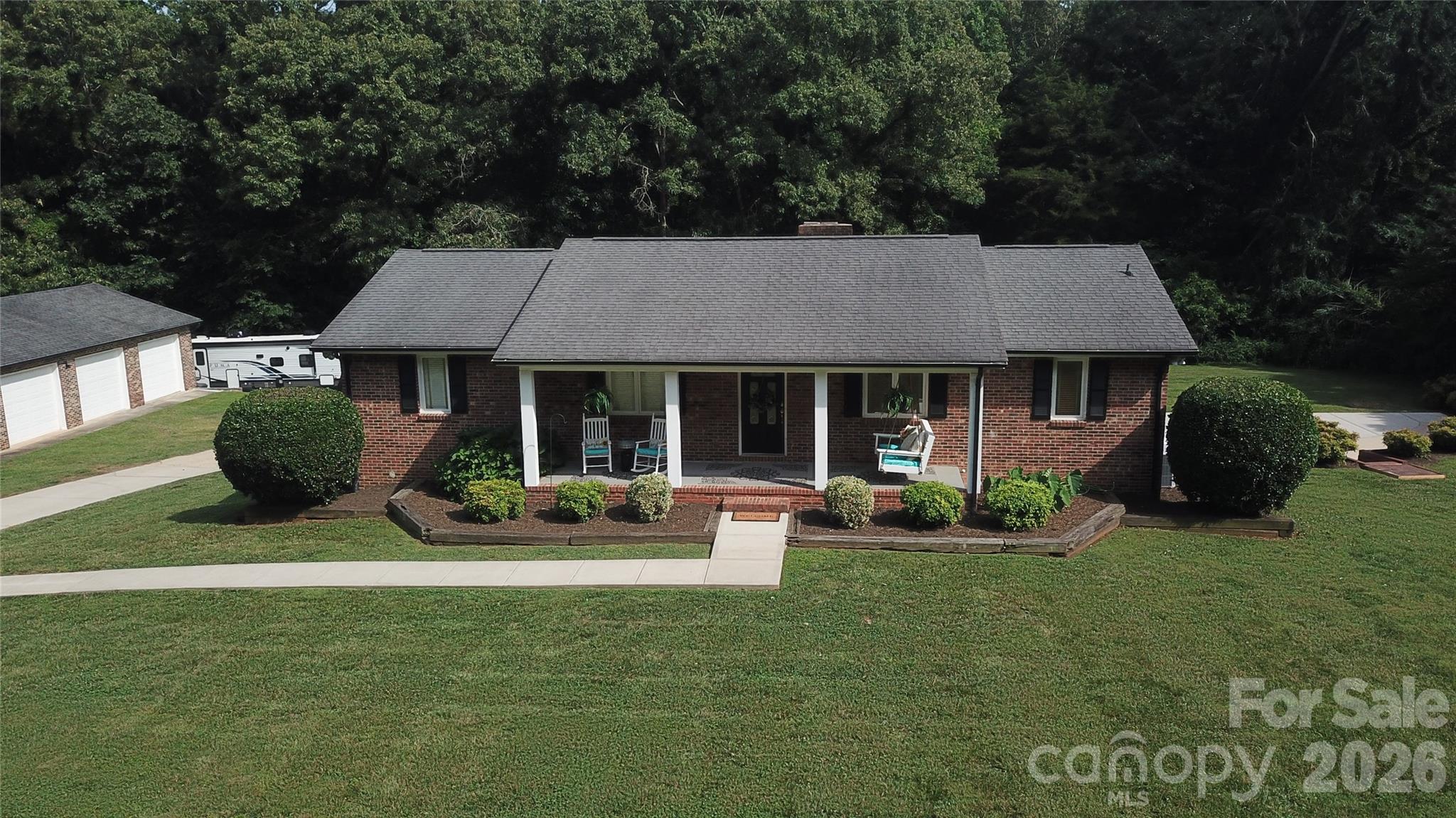 318 Rutledge Road — Mount Holly