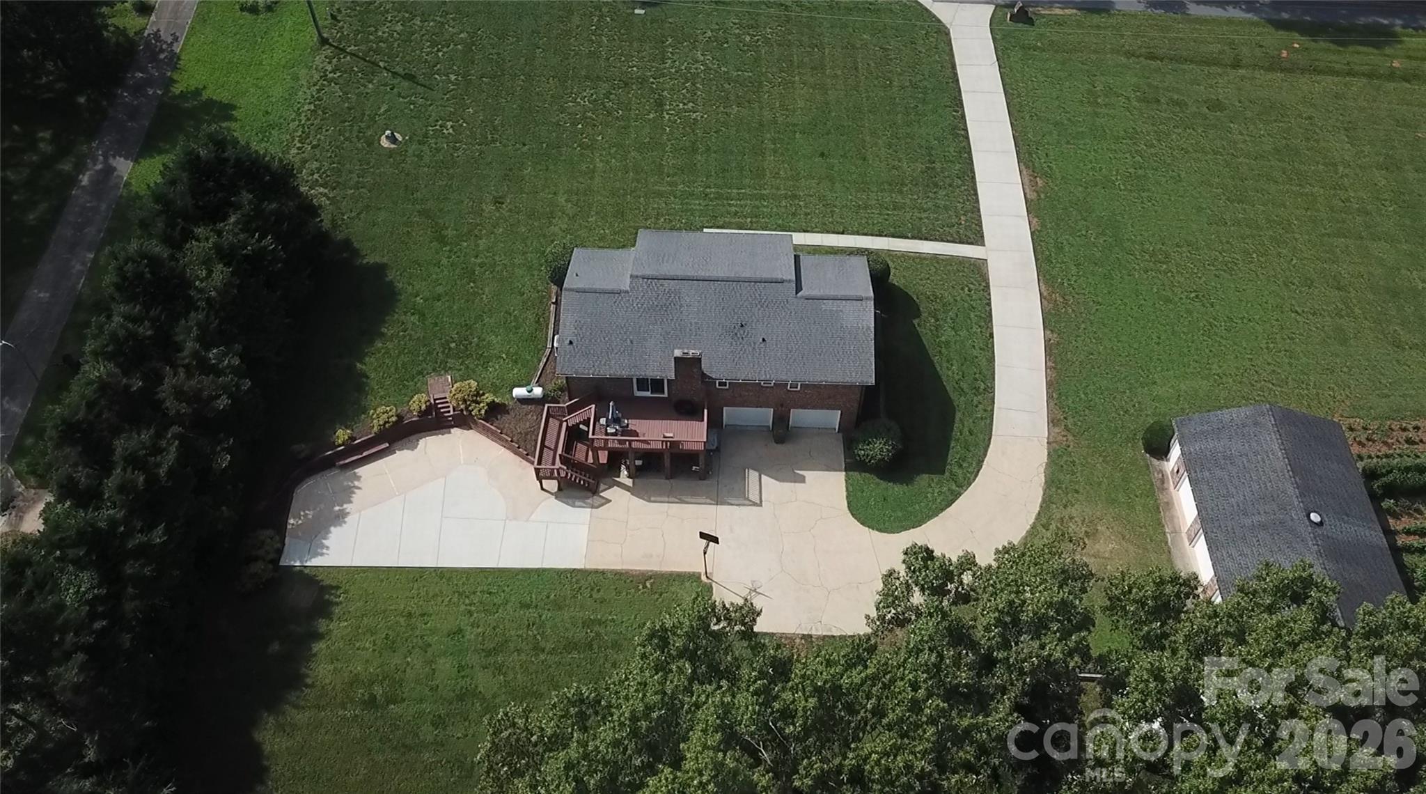 318 Rutledge Road — Mount Holly