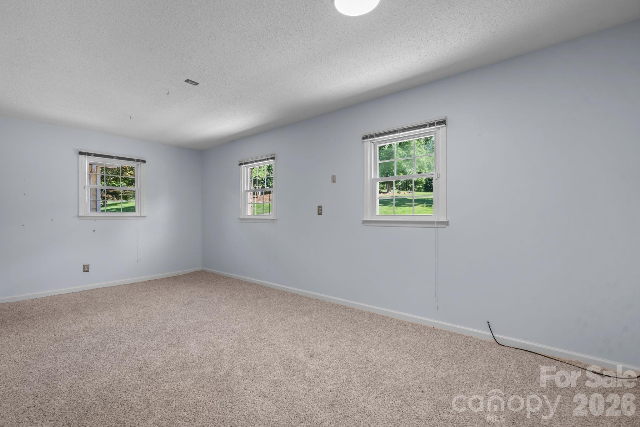 3252 Hollyhill Circle — Valdese