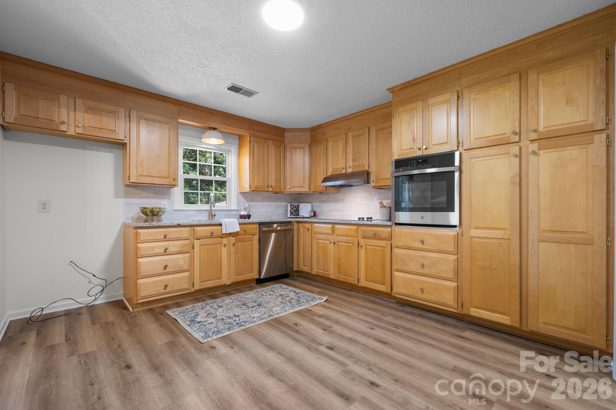 3252 Hollyhill Circle — Valdese
