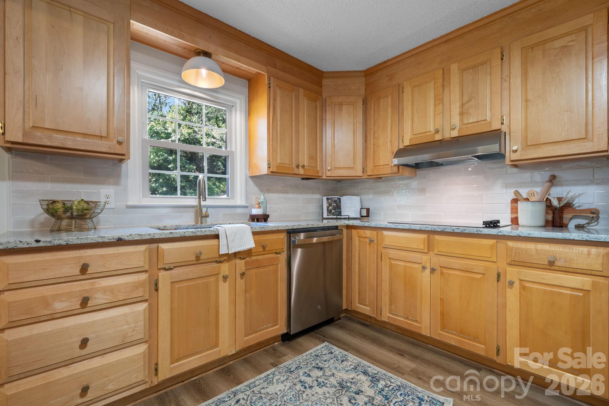 3252 Hollyhill Circle — Valdese