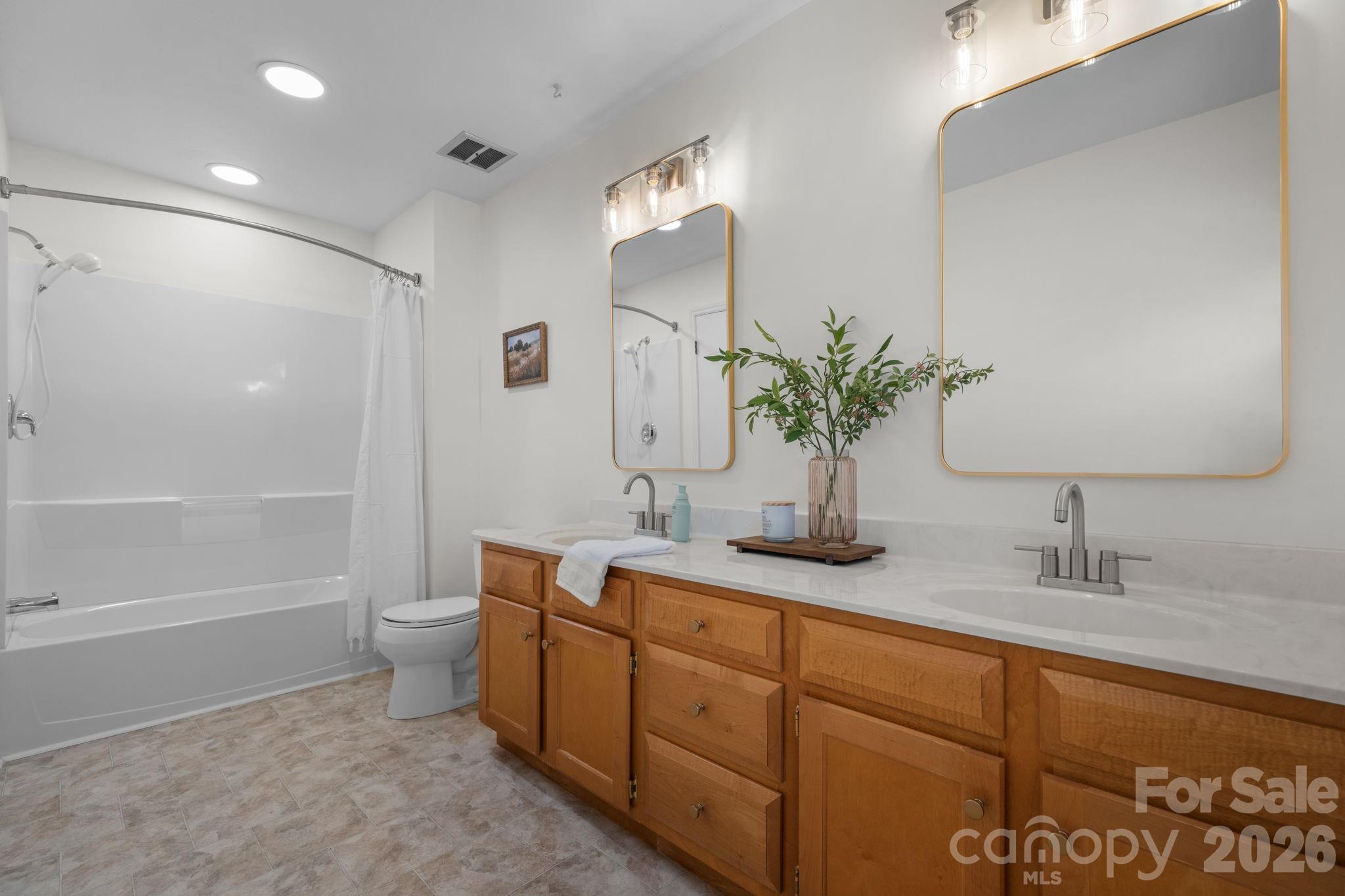 3252 Hollyhill Circle — Valdese