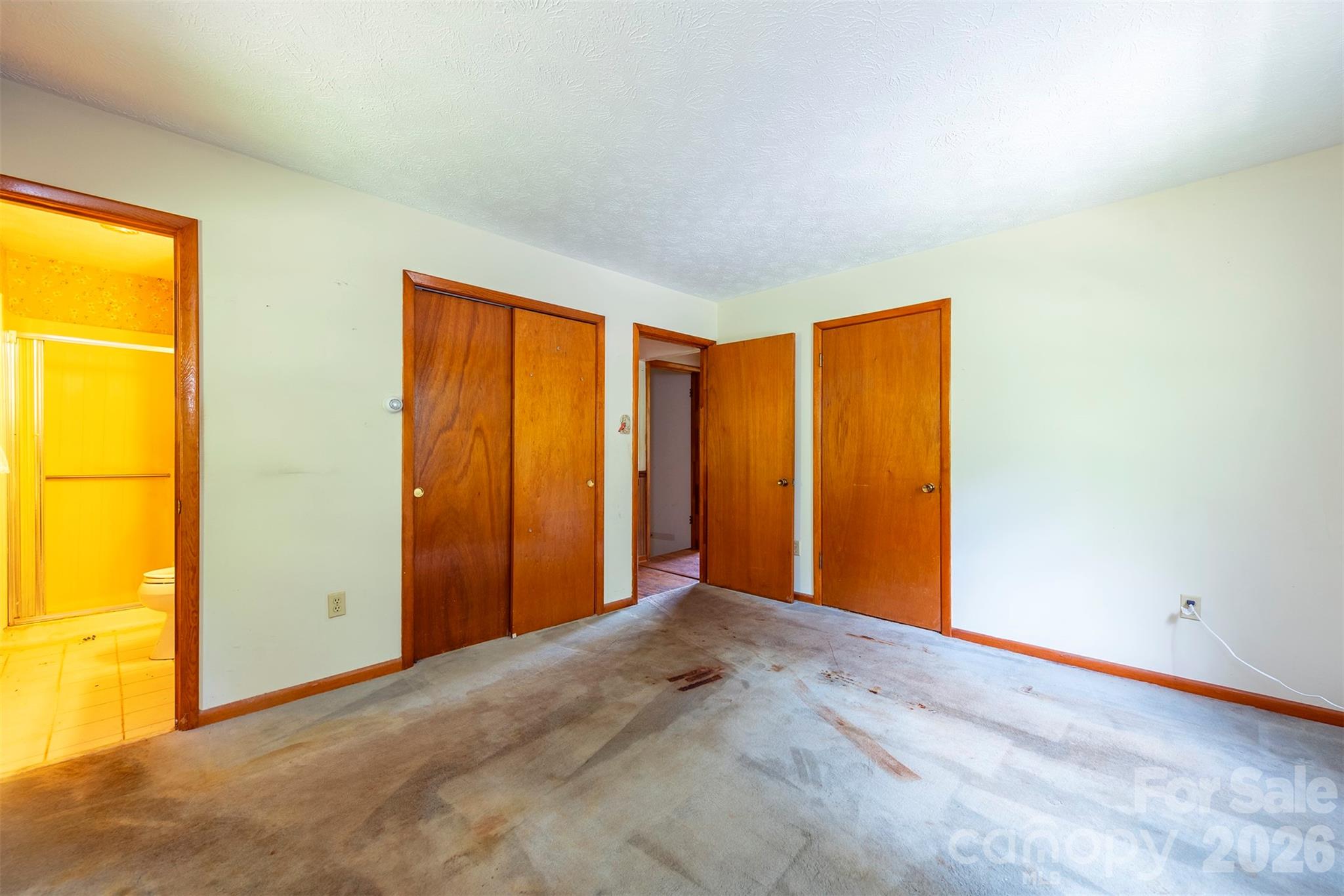637 Fisher Lane — Marshall