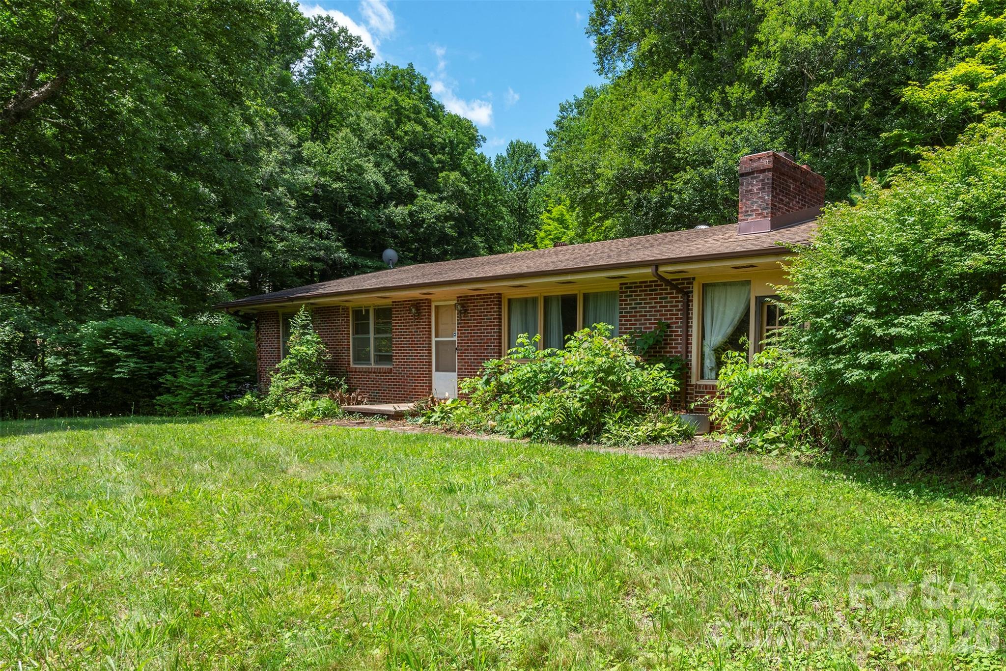 637 Fisher Lane — Marshall
