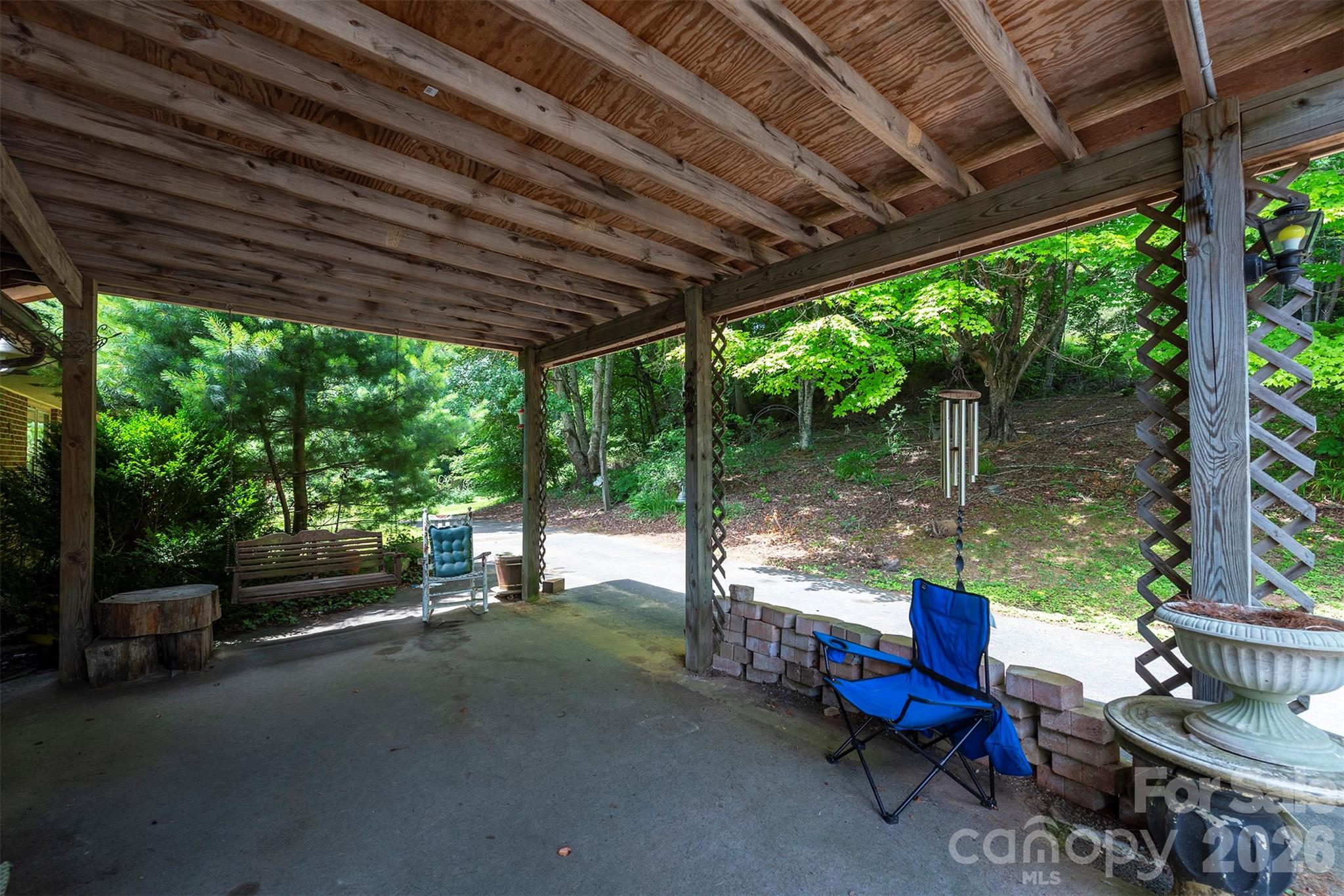 637 Fisher Lane — Marshall