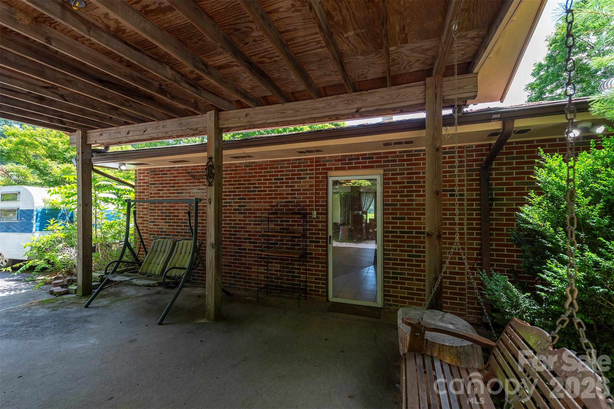 637 Fisher Lane — Marshall