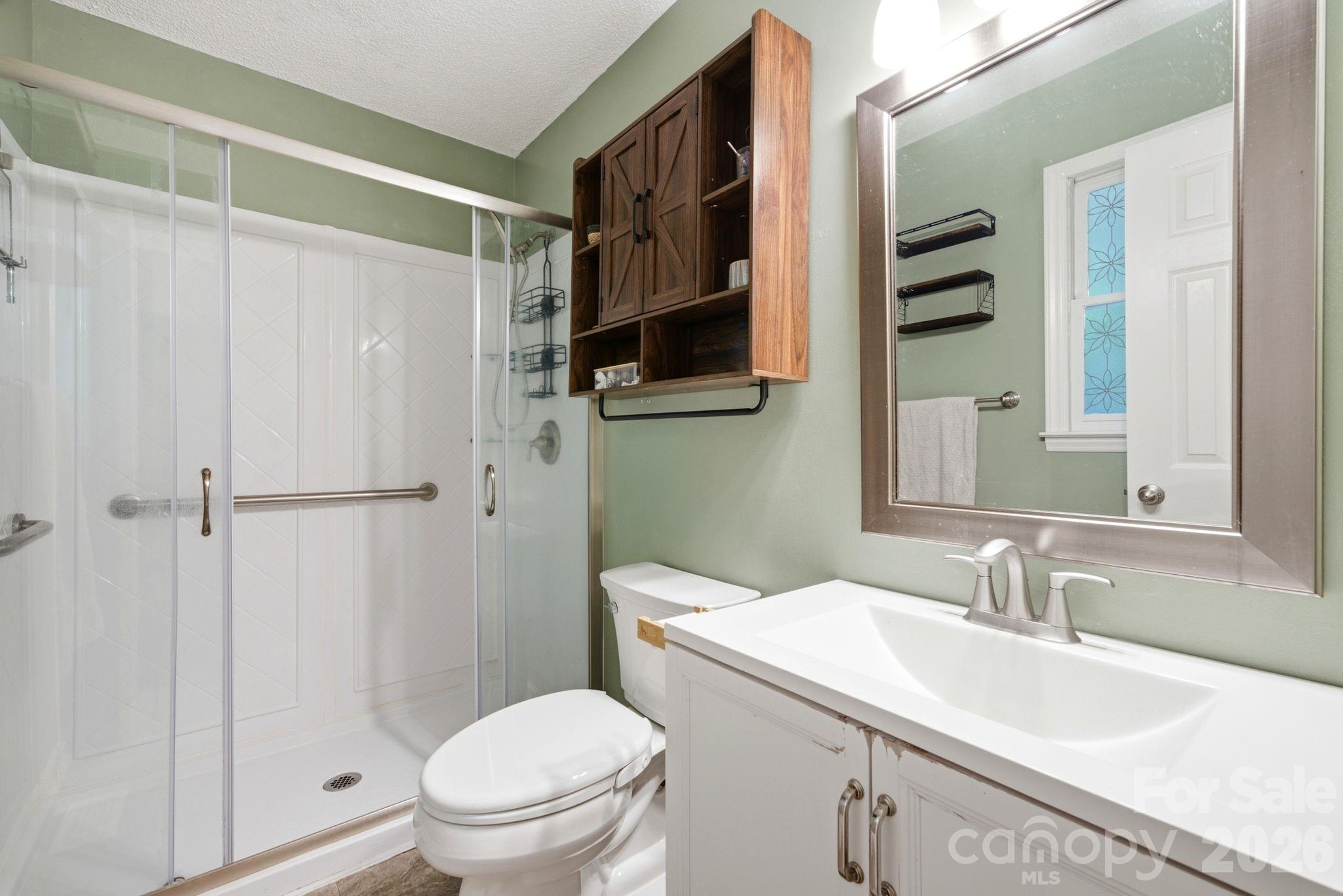 1949 Ridge Road — Clover