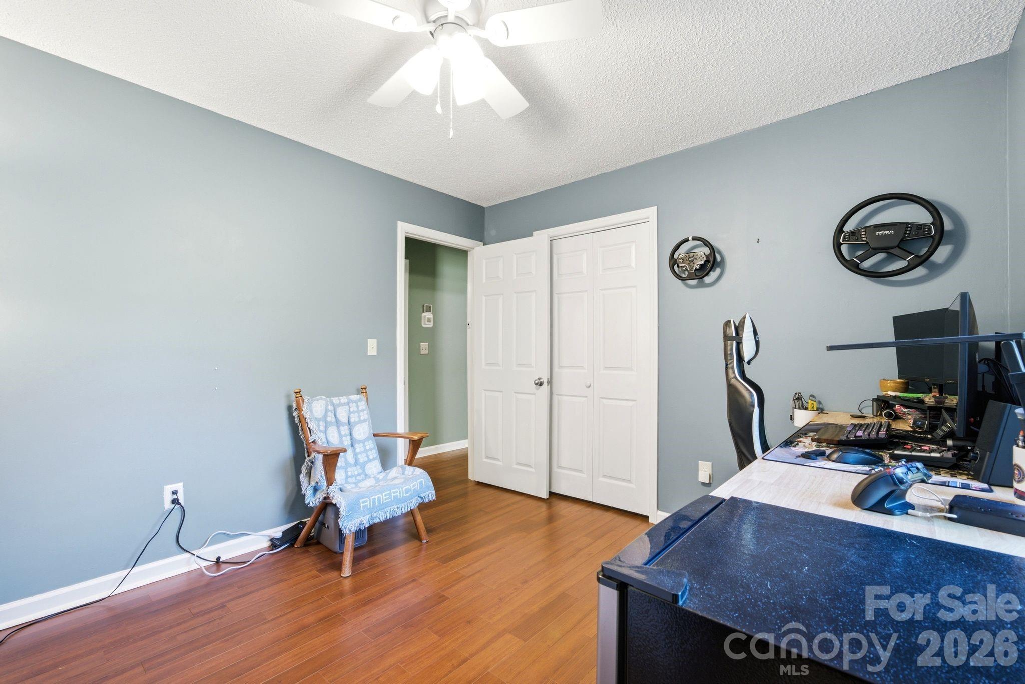 1949 Ridge Road — Clover