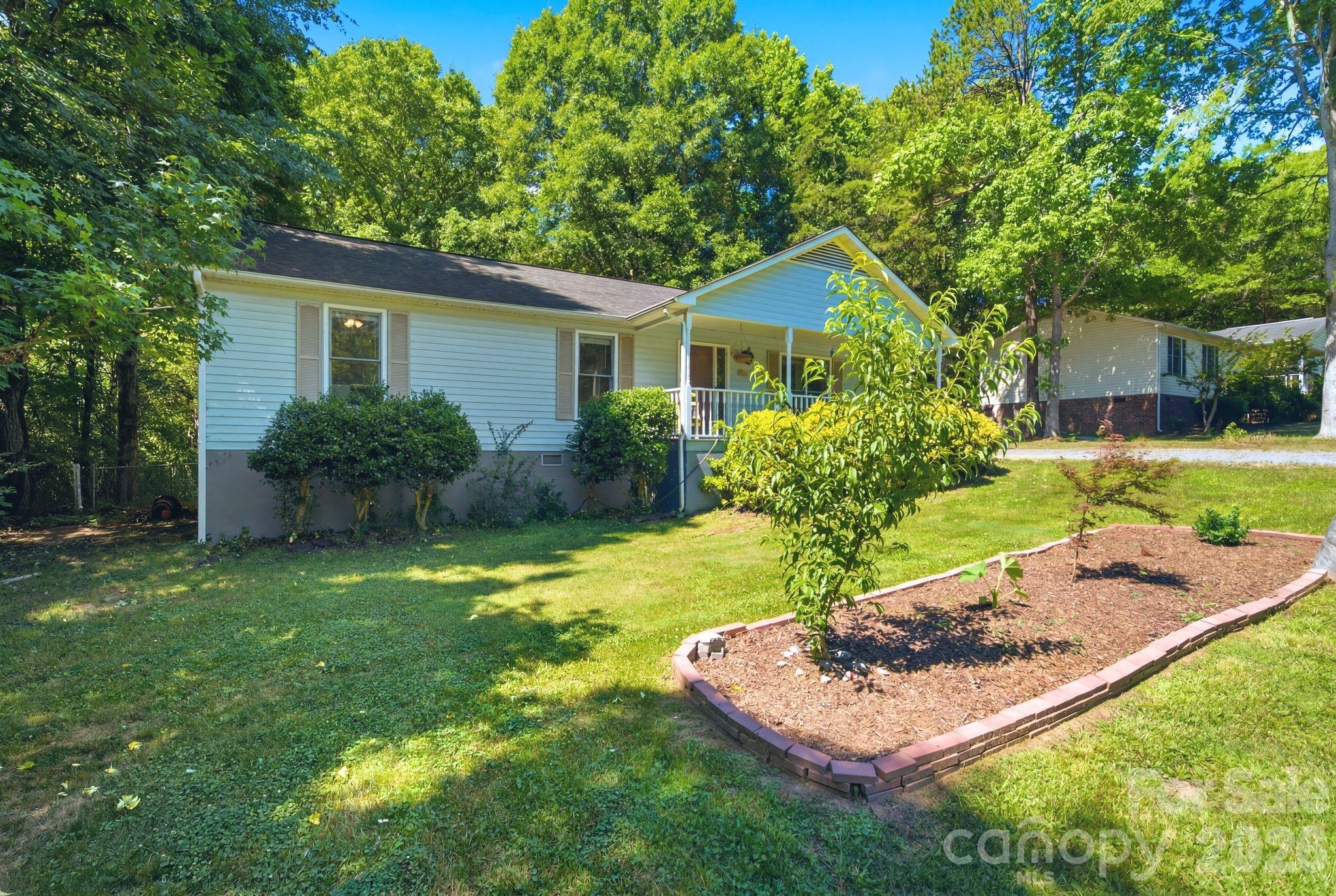 1949 Ridge Road — Clover