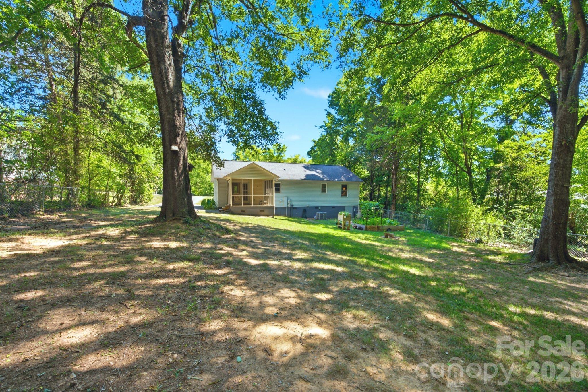 1949 Ridge Road — Clover