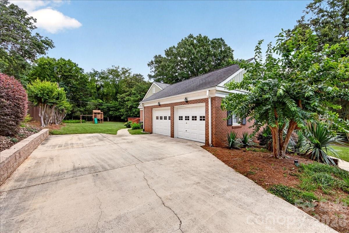 3519 Mill Pond Road — Charlotte