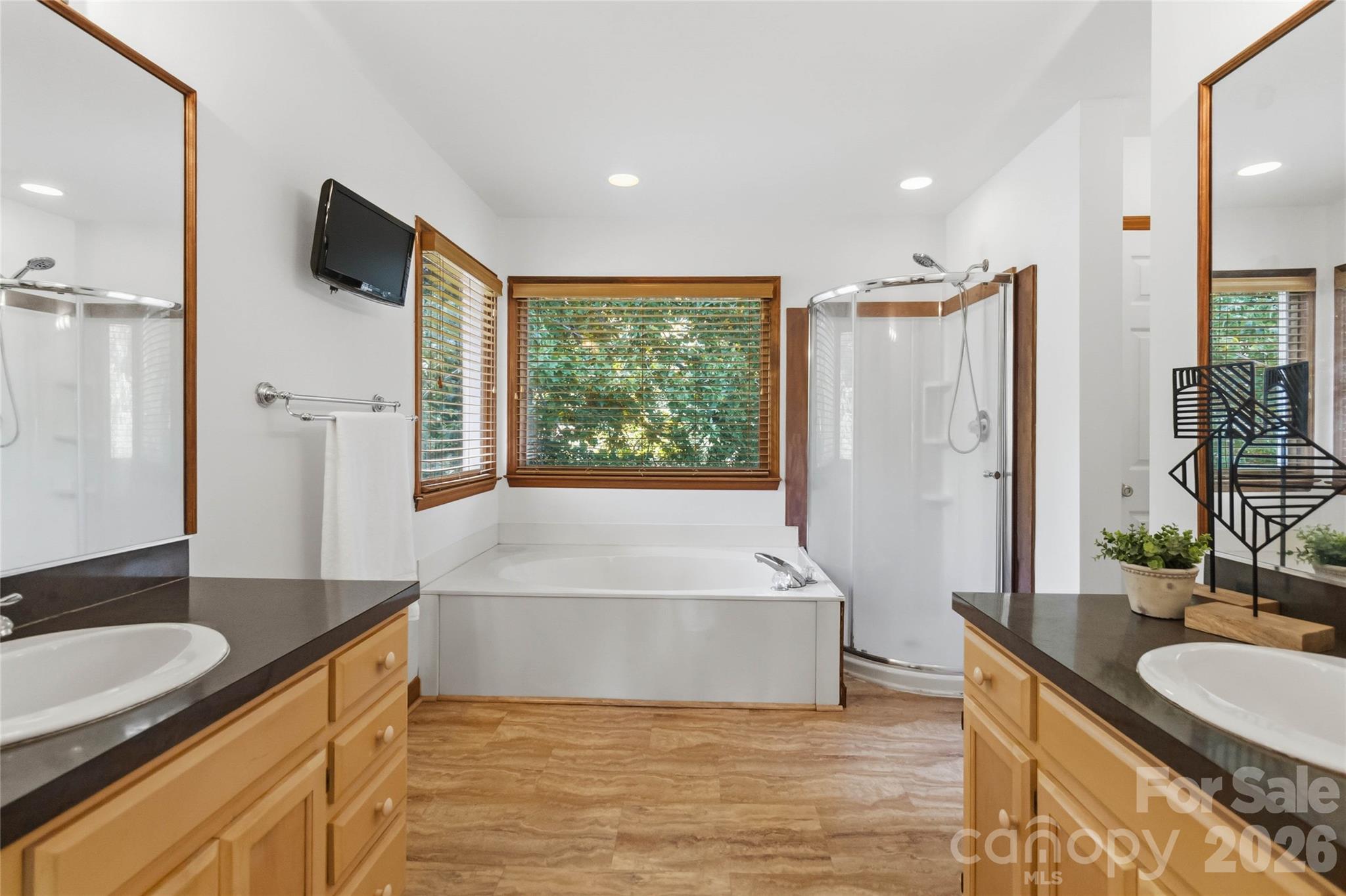 6933 Albaneen Court — Charlotte