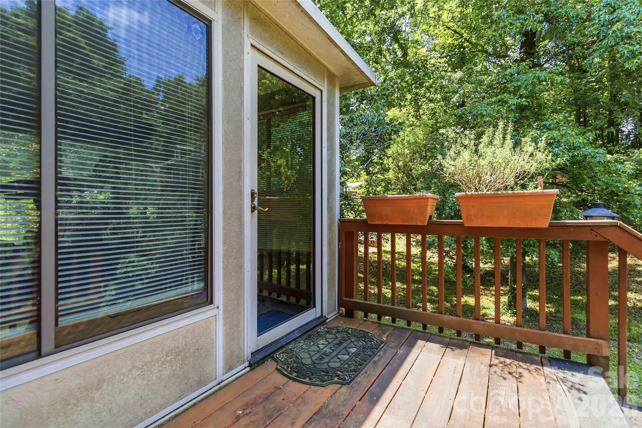 6933 Albaneen Court — Charlotte