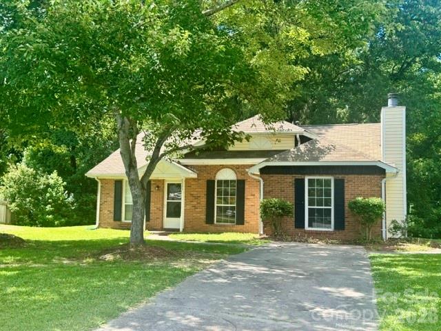 8029 Glencannon Drive — Charlotte