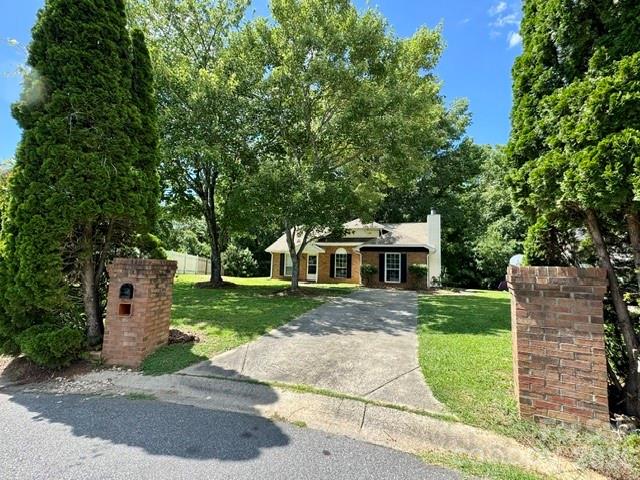 8029 Glencannon Drive — Charlotte