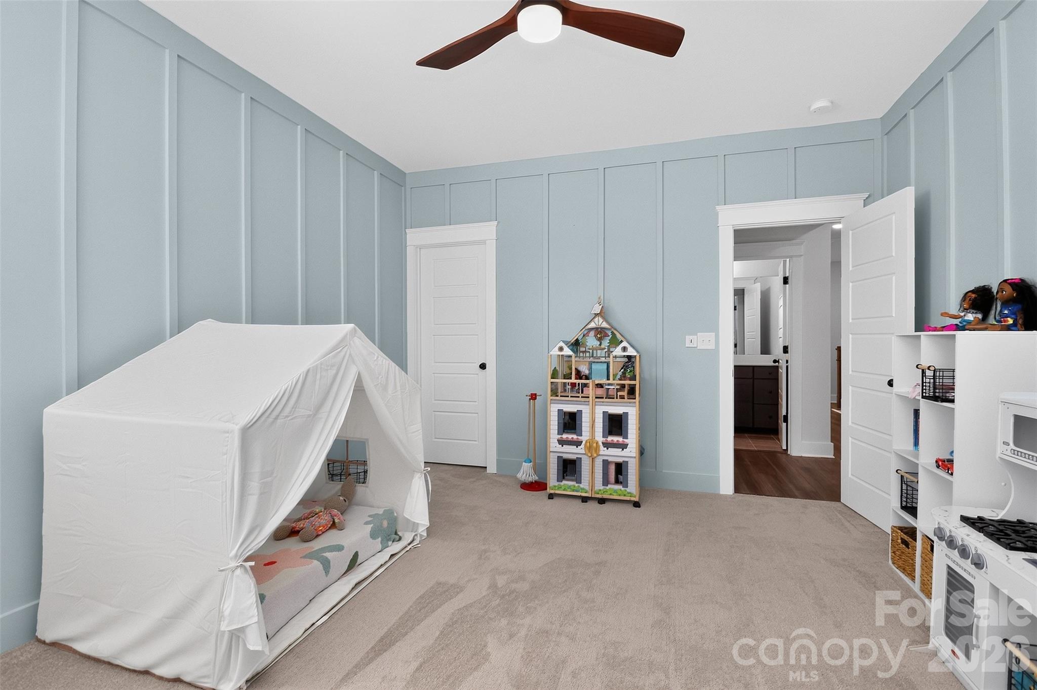 17222 Monocacy Boulevard — Huntersville