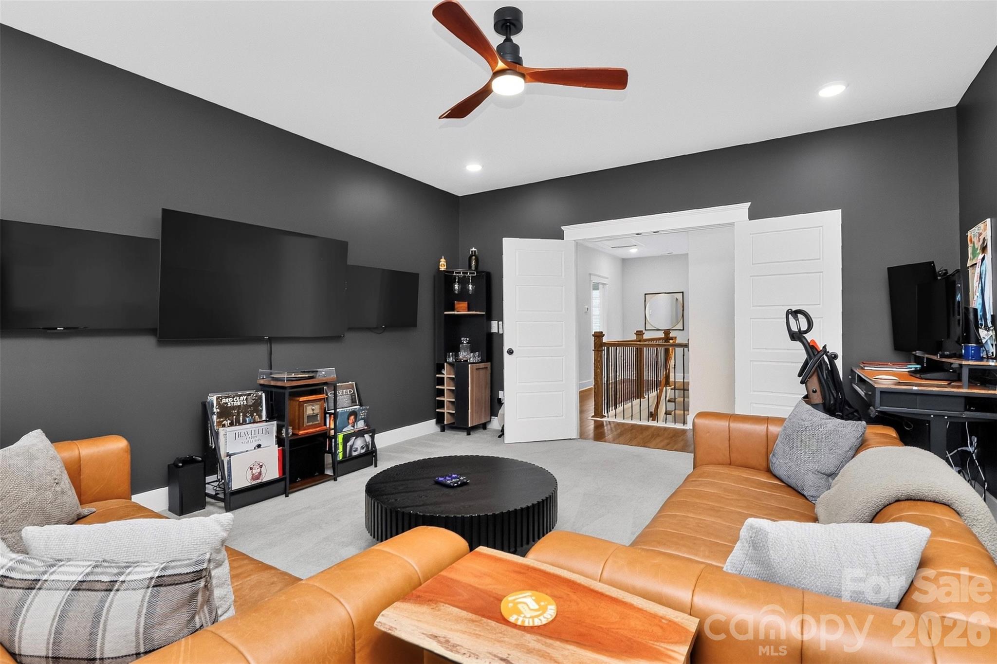 17222 Monocacy Boulevard — Huntersville