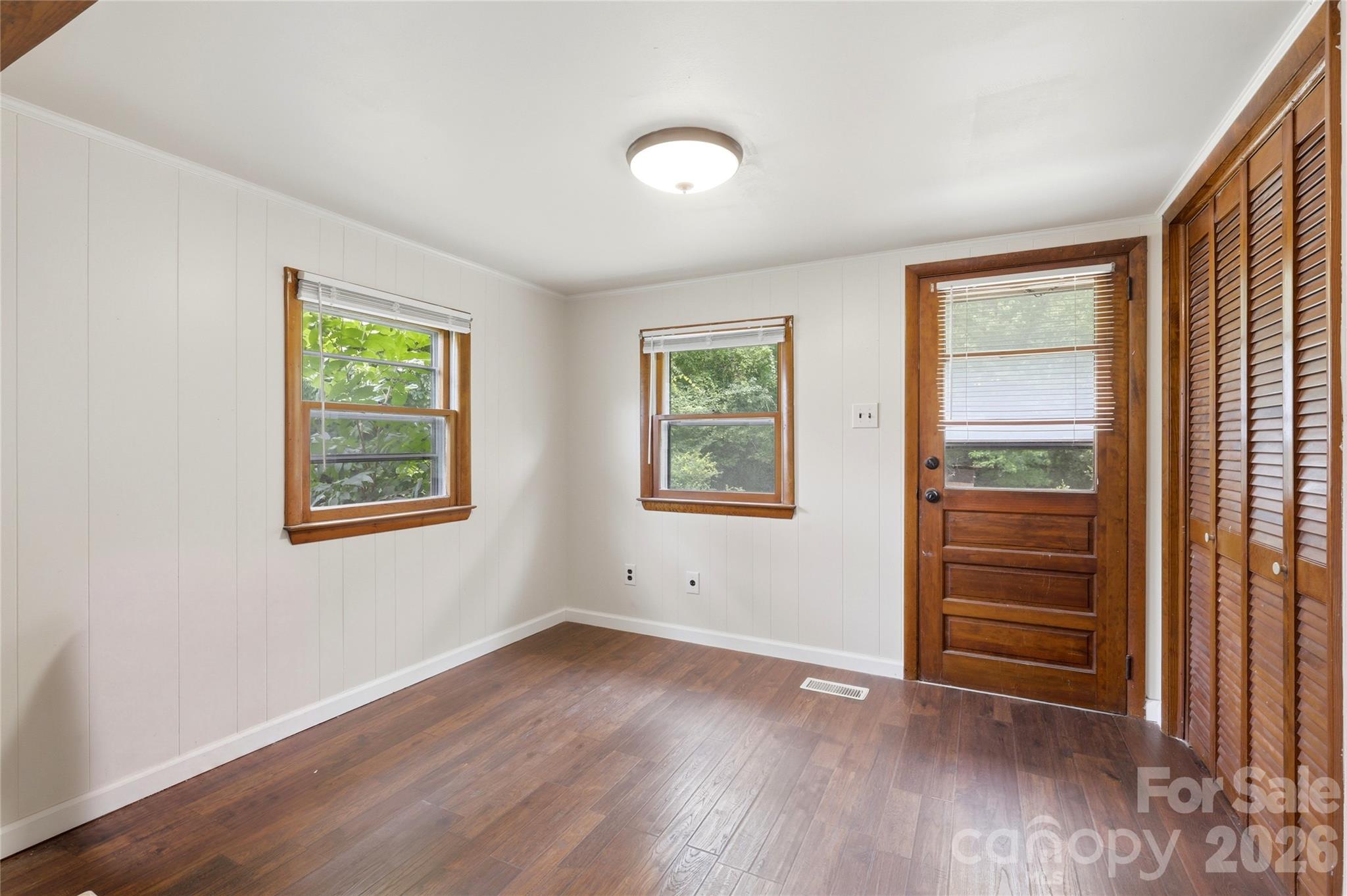 1013 7th Street NE — Hickory