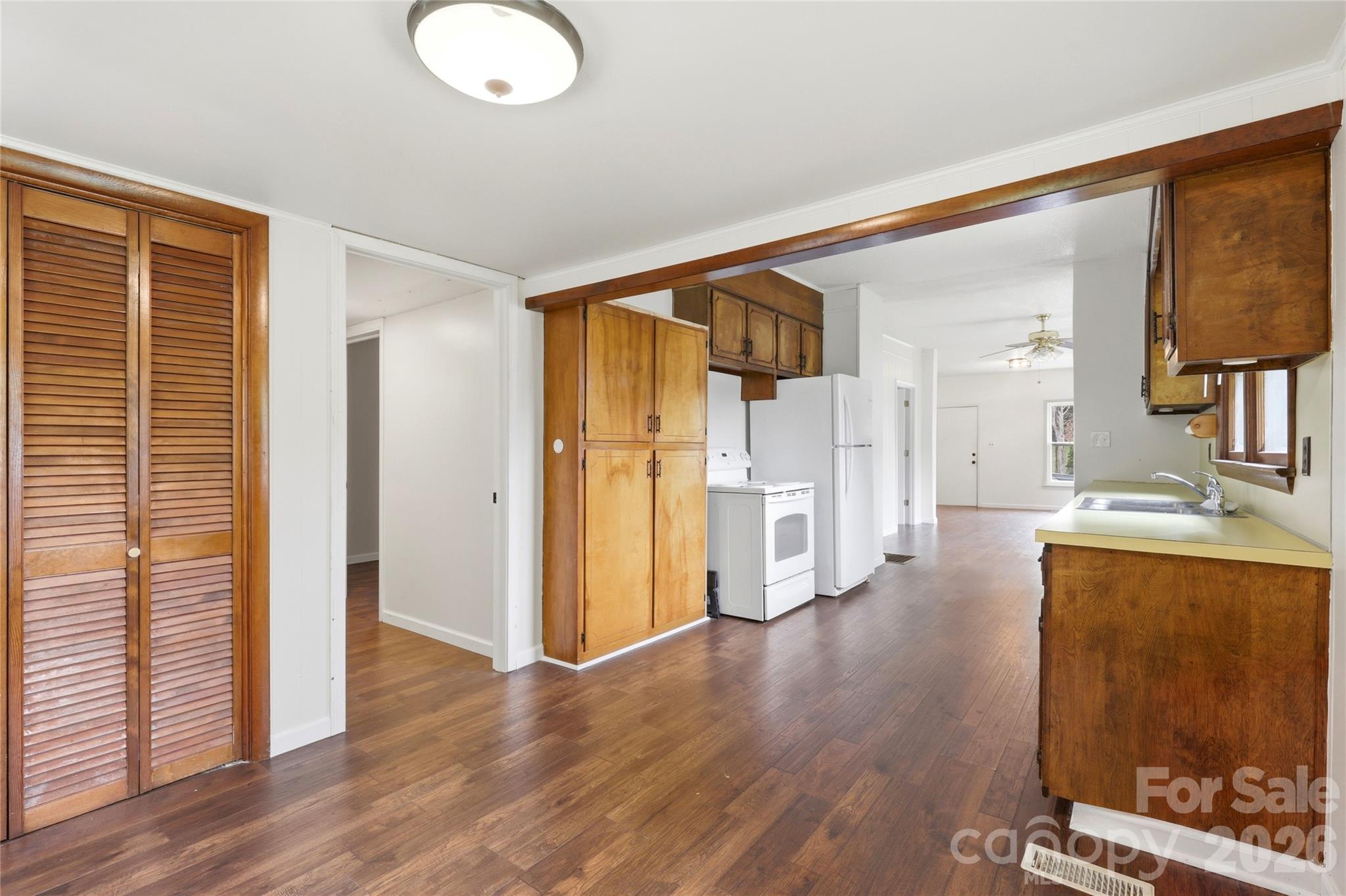 1013 7th Street NE — Hickory