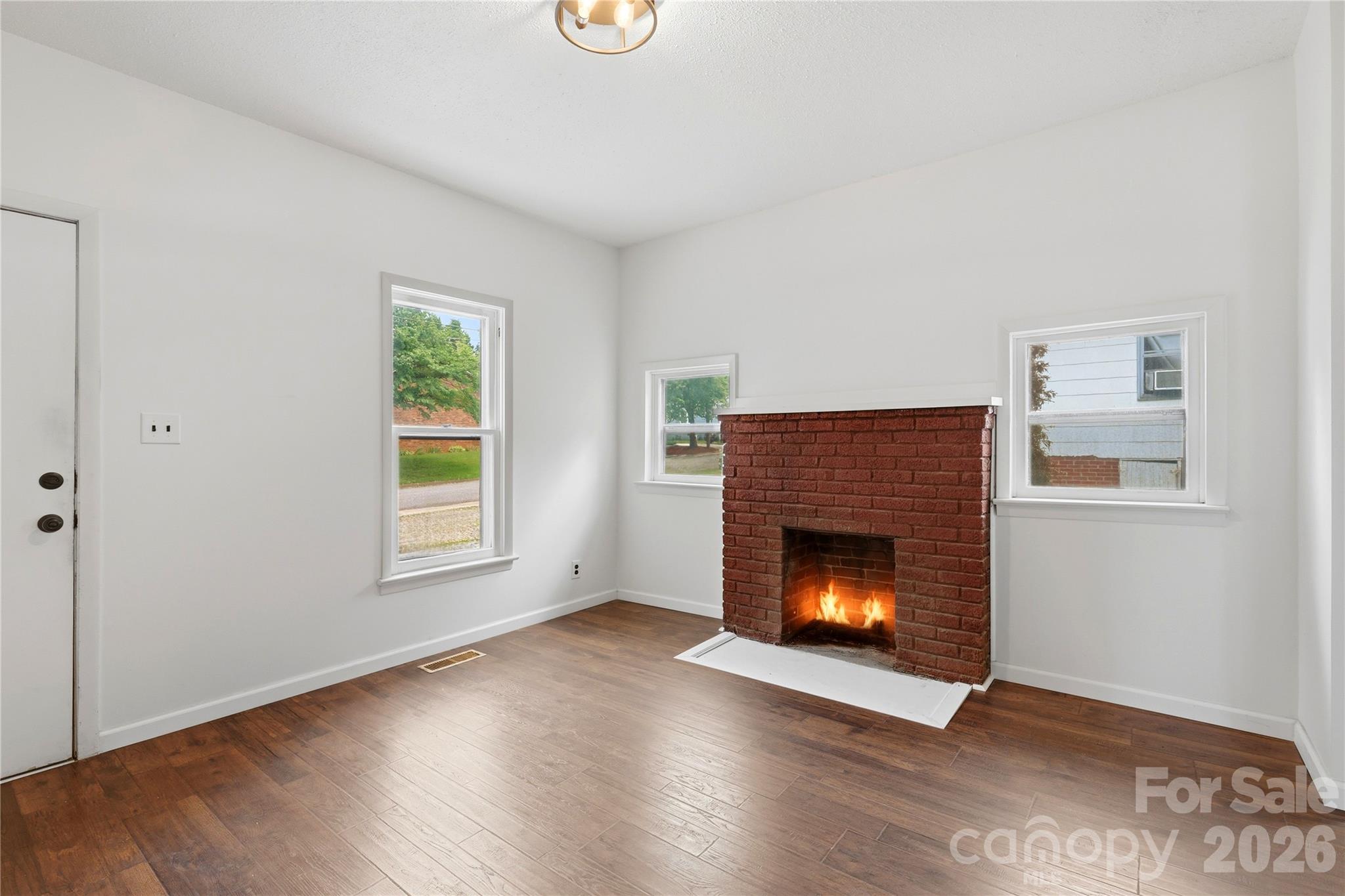 1013 7th Street NE — Hickory