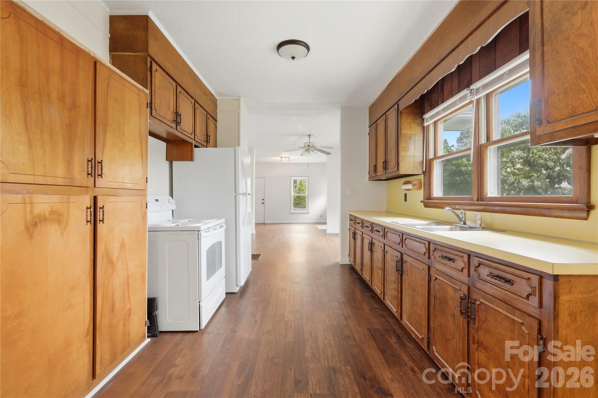 1013 7th Street NE — Hickory