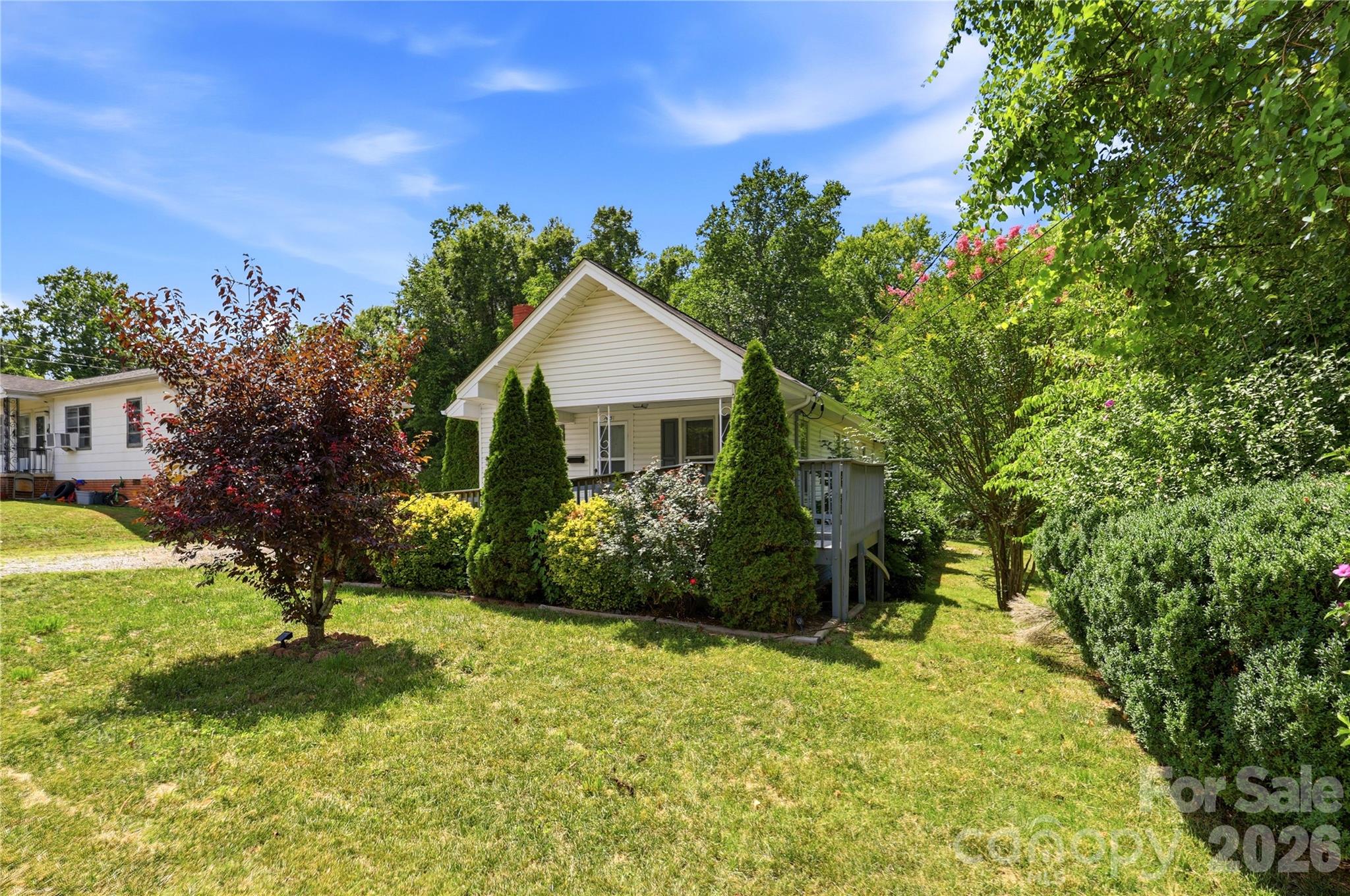 1013 7th Street NE — Hickory