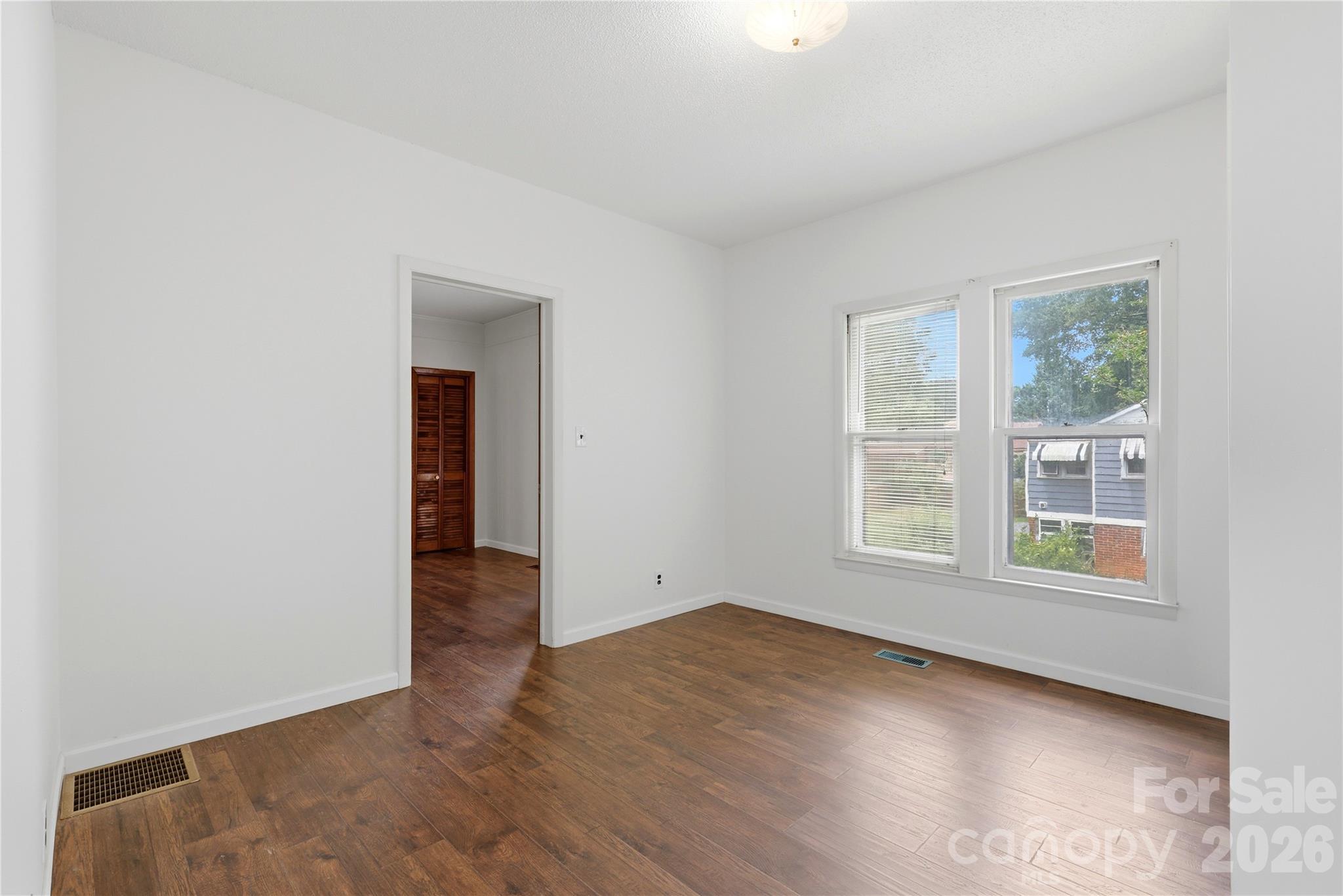 1013 7th Street NE — Hickory