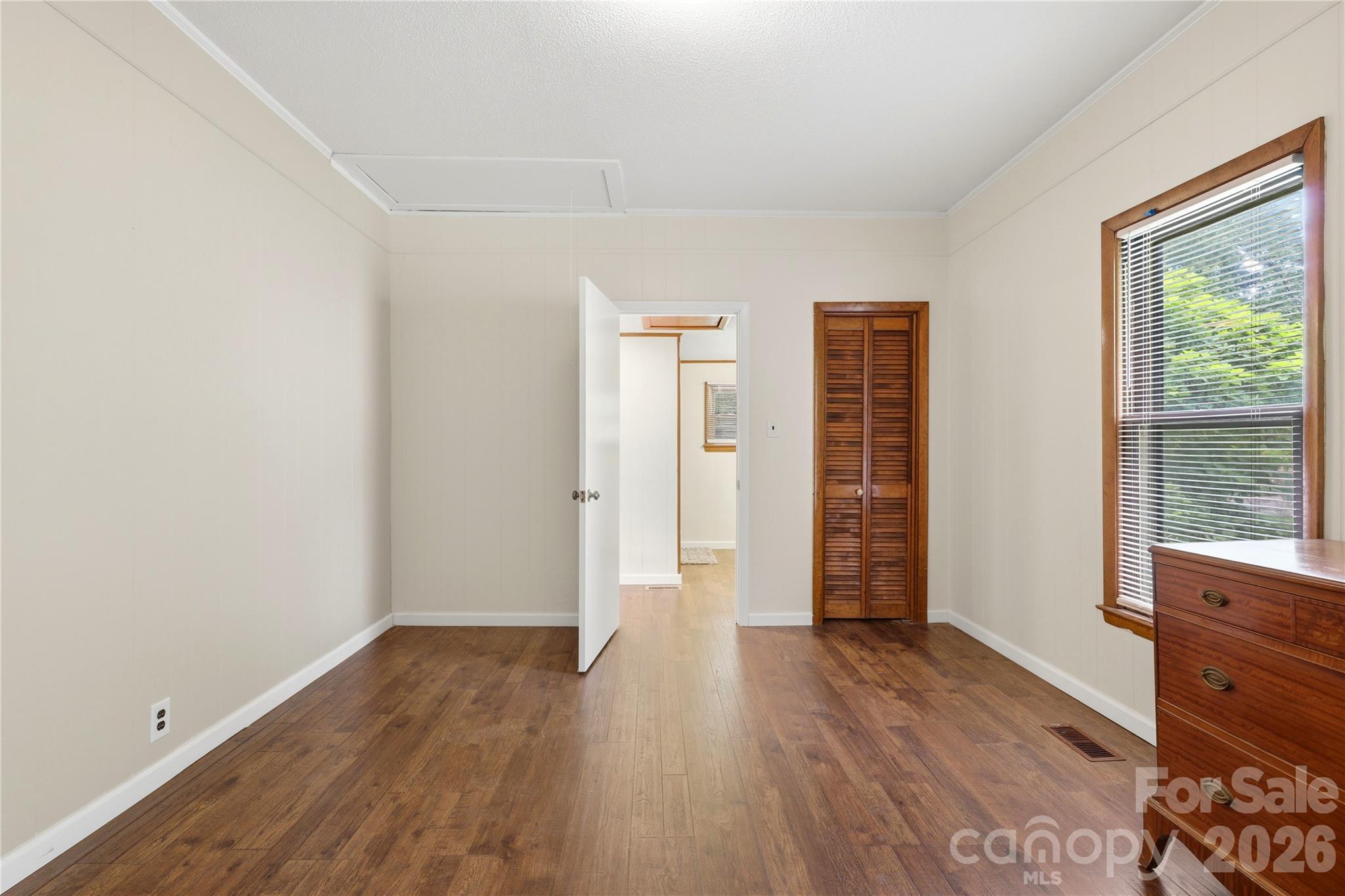 1013 7th Street NE — Hickory
