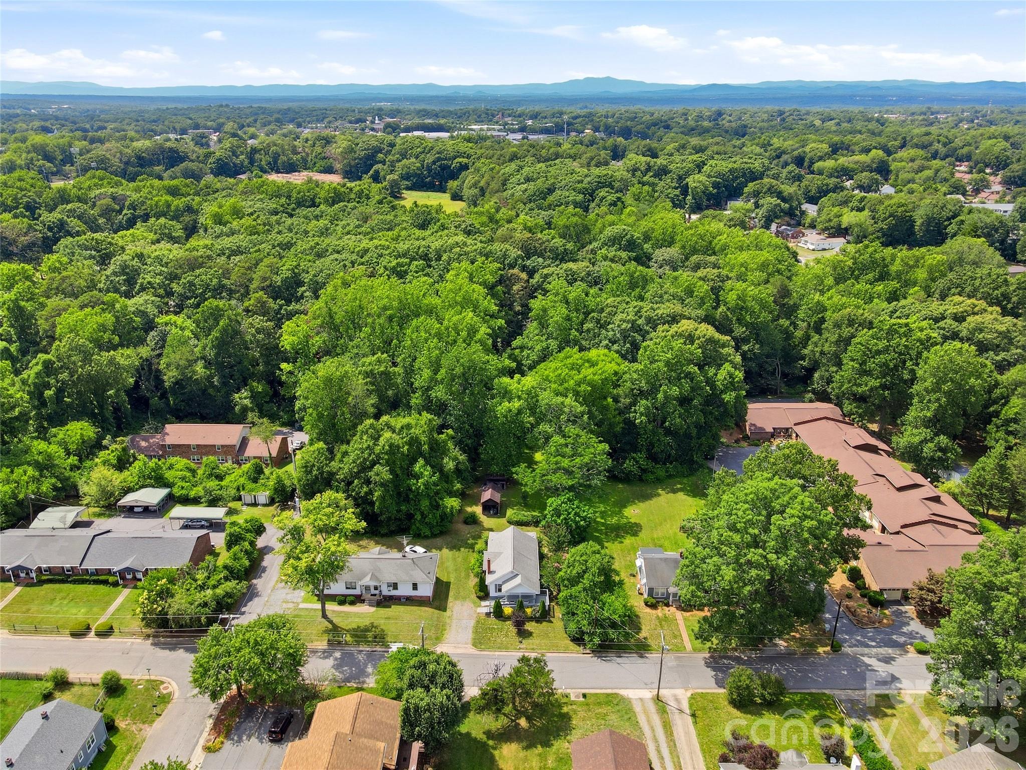 1013 7th Street NE — Hickory