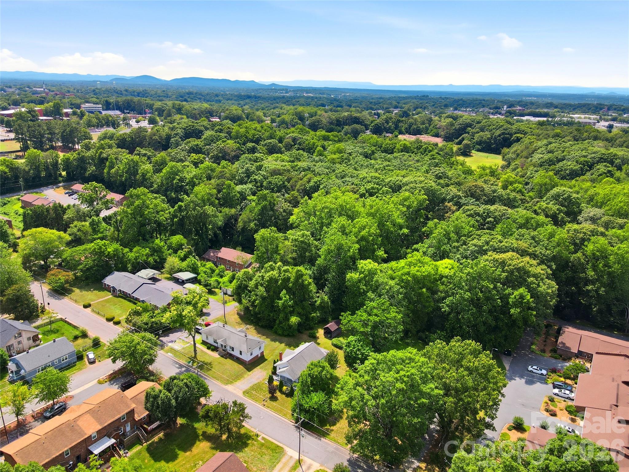 1013 7th Street NE — Hickory