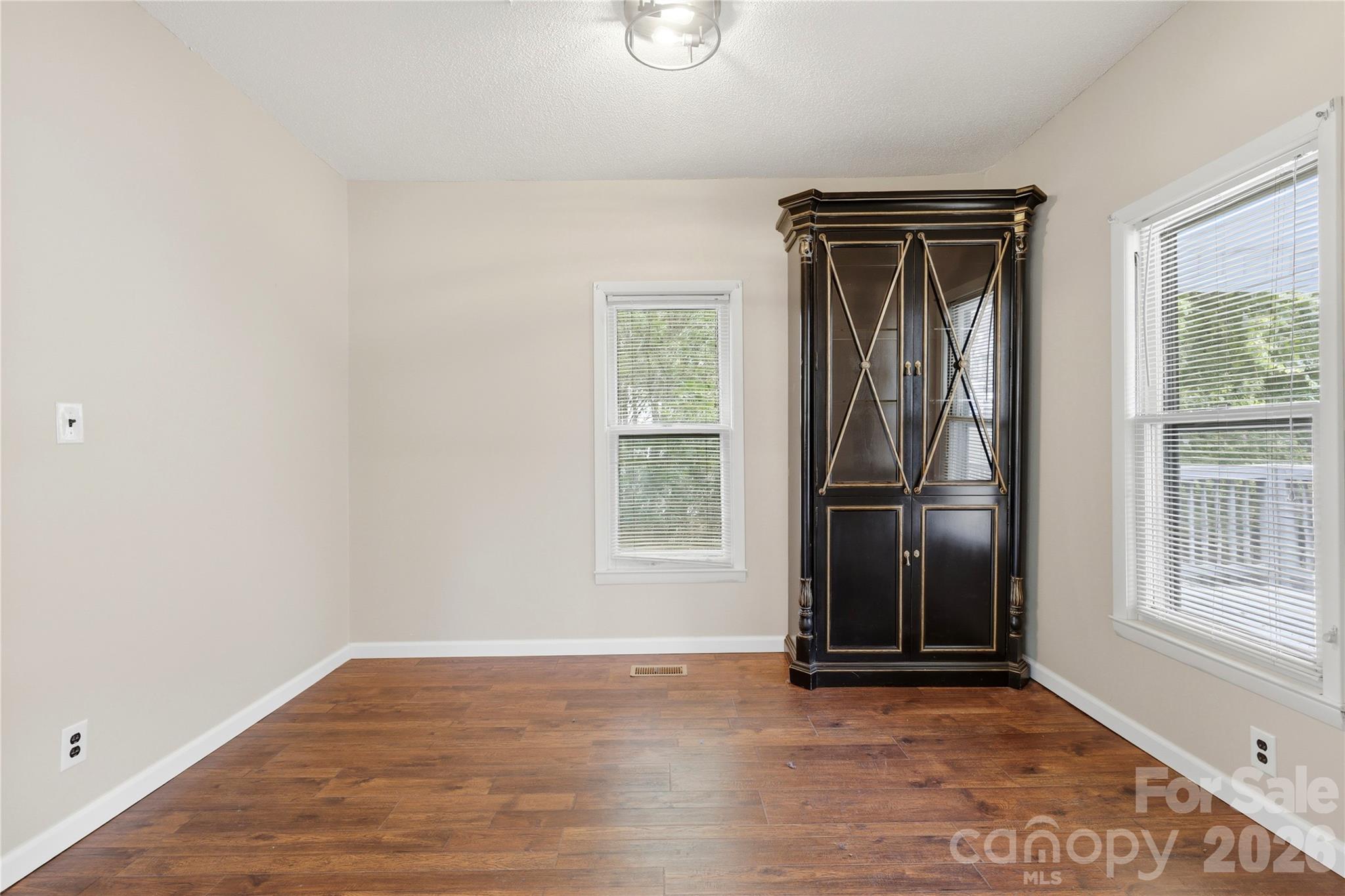 1013 7th Street NE — Hickory