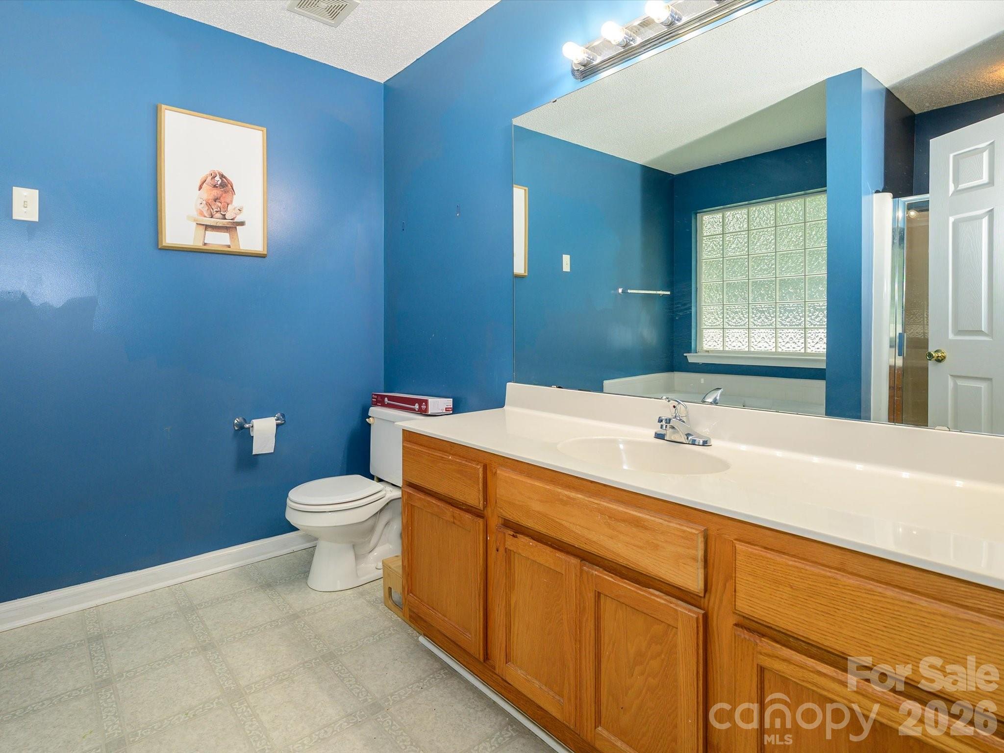 4821 Renfrew Drive — Concord