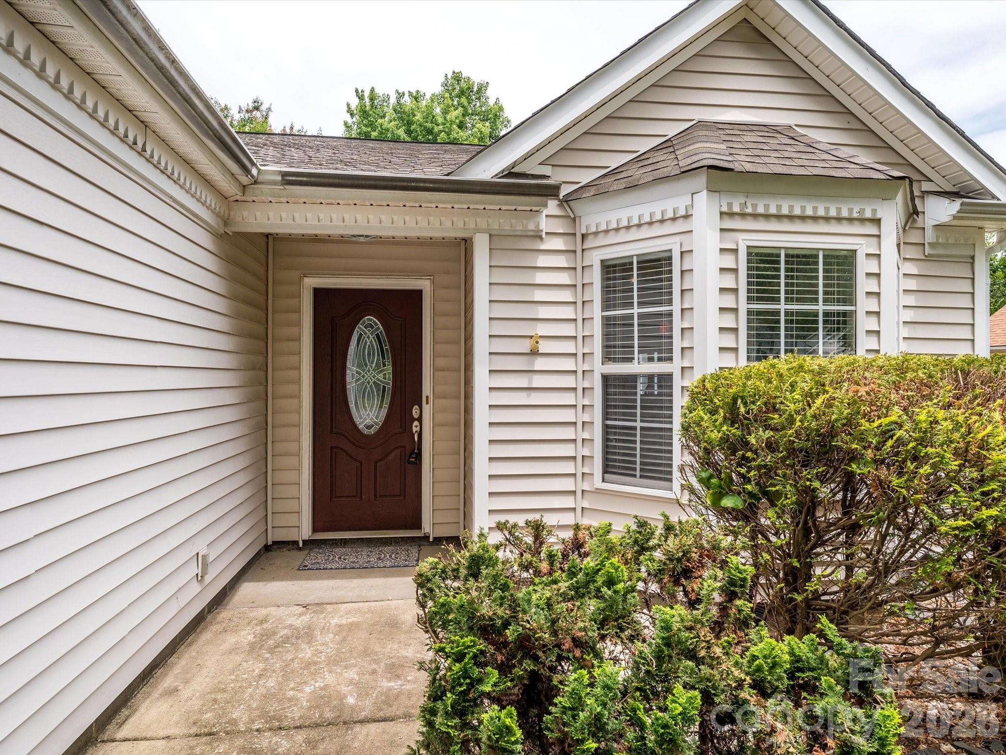 4821 Renfrew Drive — Concord