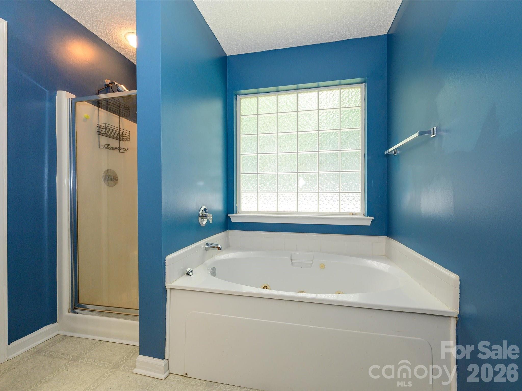 4821 Renfrew Drive — Concord