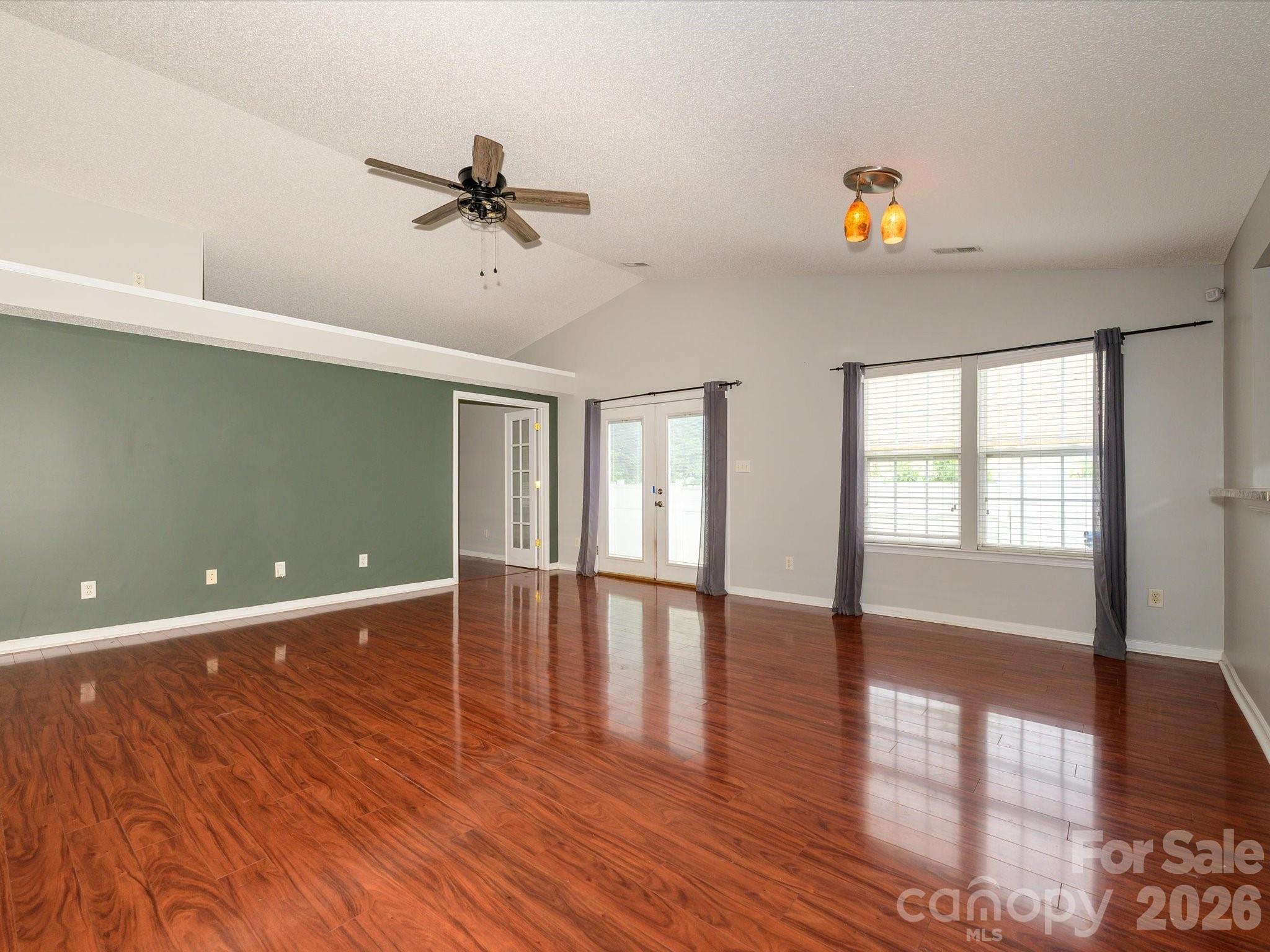 4821 Renfrew Drive — Concord