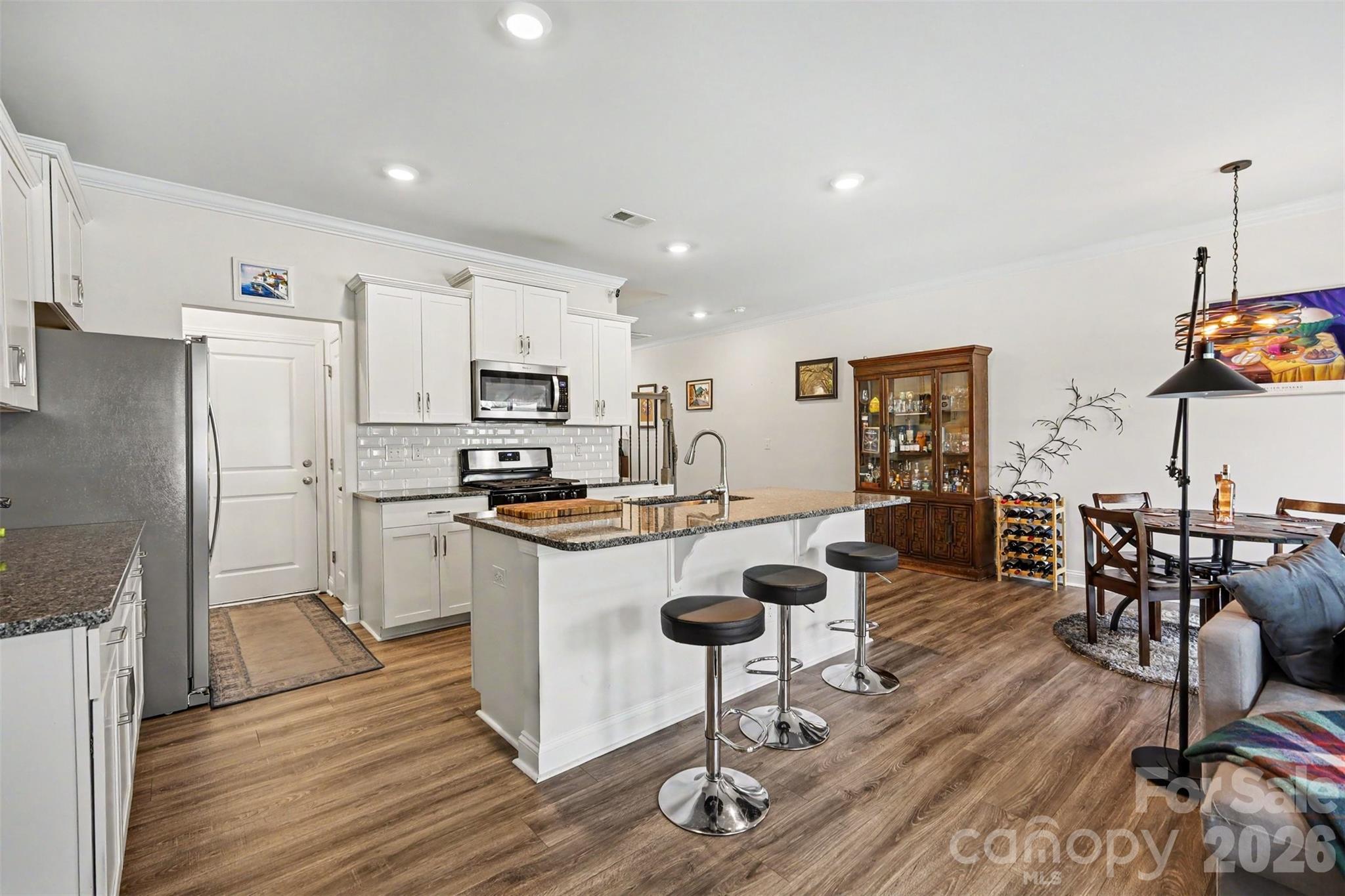 315 Bulrush Road — Clover