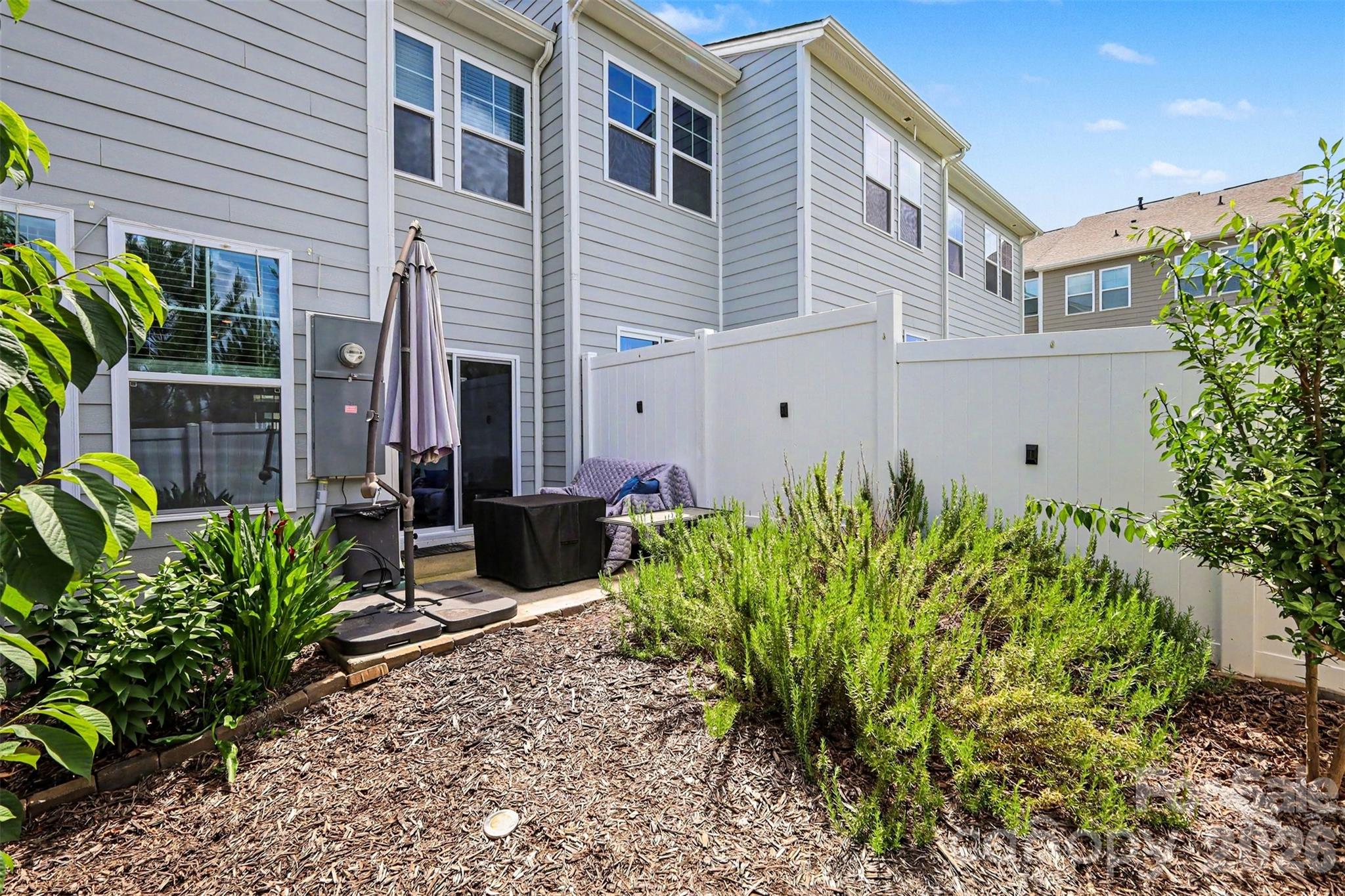 315 Bulrush Road — Clover