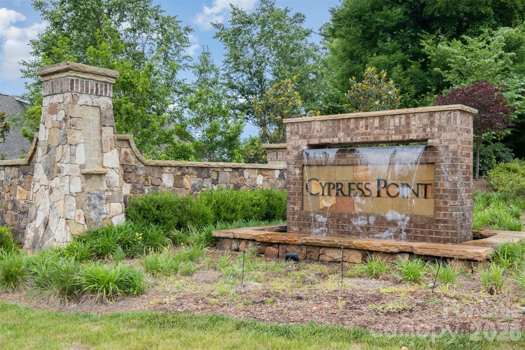 315 Bulrush Road — Clover