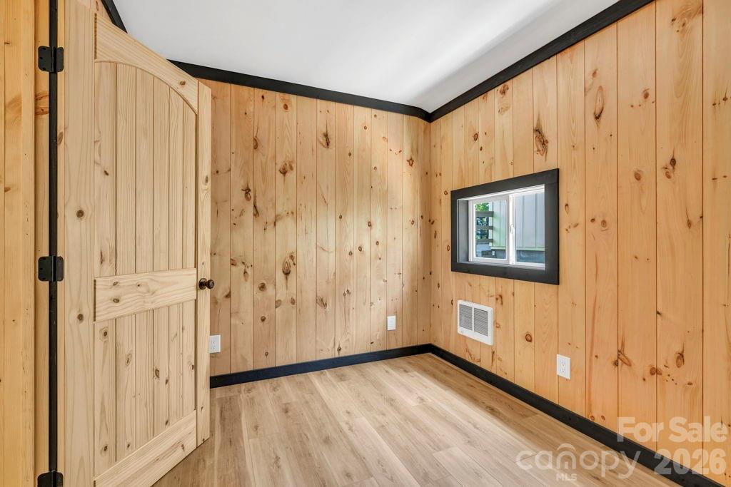 209 Meadow Loop — Newland