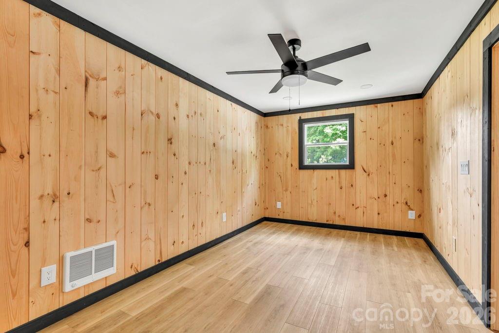 209 Meadow Loop — Newland