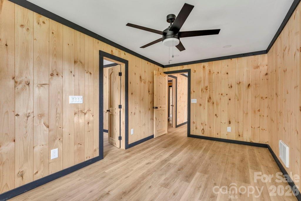 209 Meadow Loop — Newland