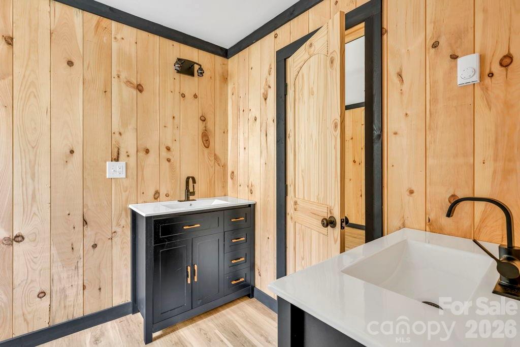 209 Meadow Loop — Newland