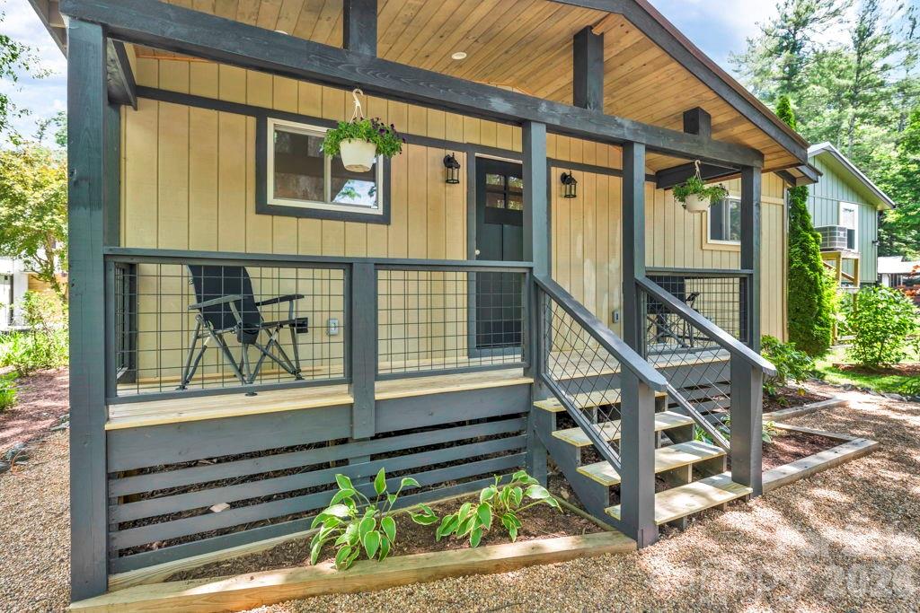 209 Meadow Loop — Newland