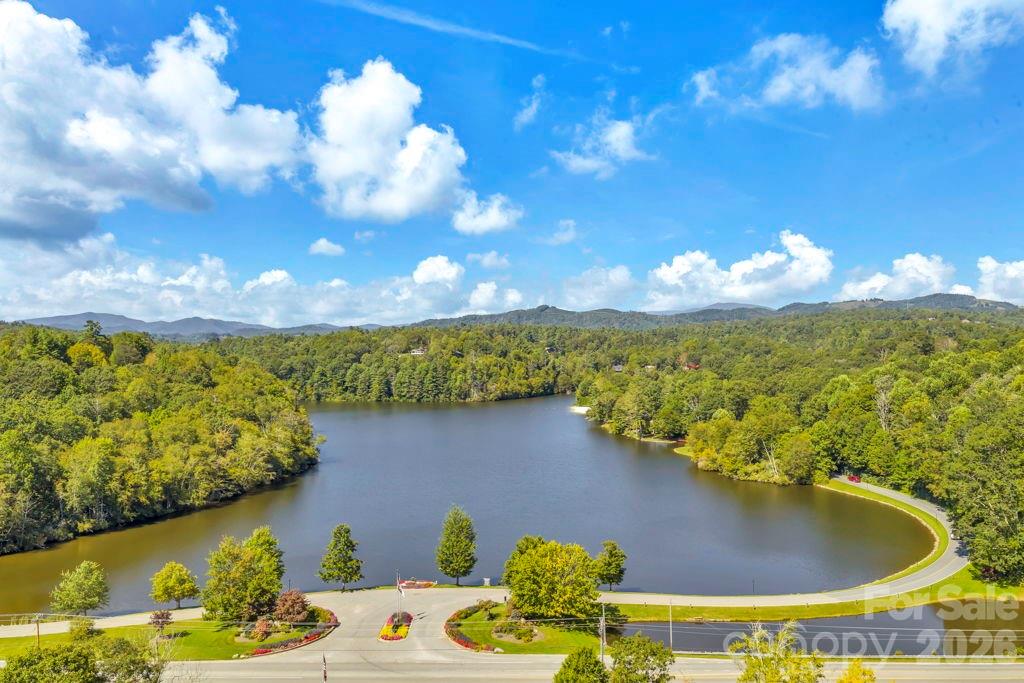 209 Meadow Loop — Newland