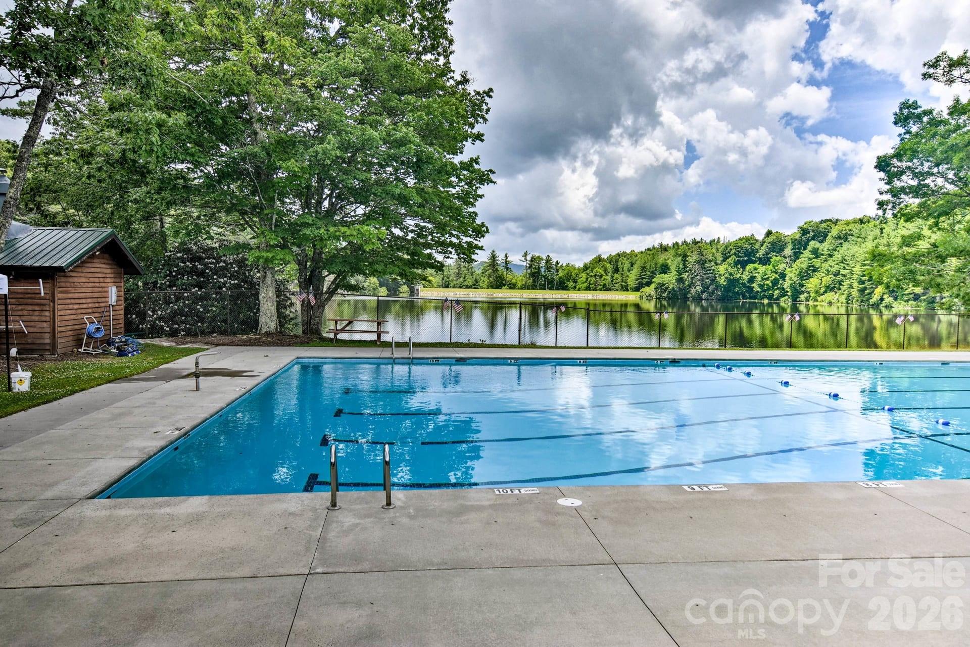 209 Meadow Loop — Newland