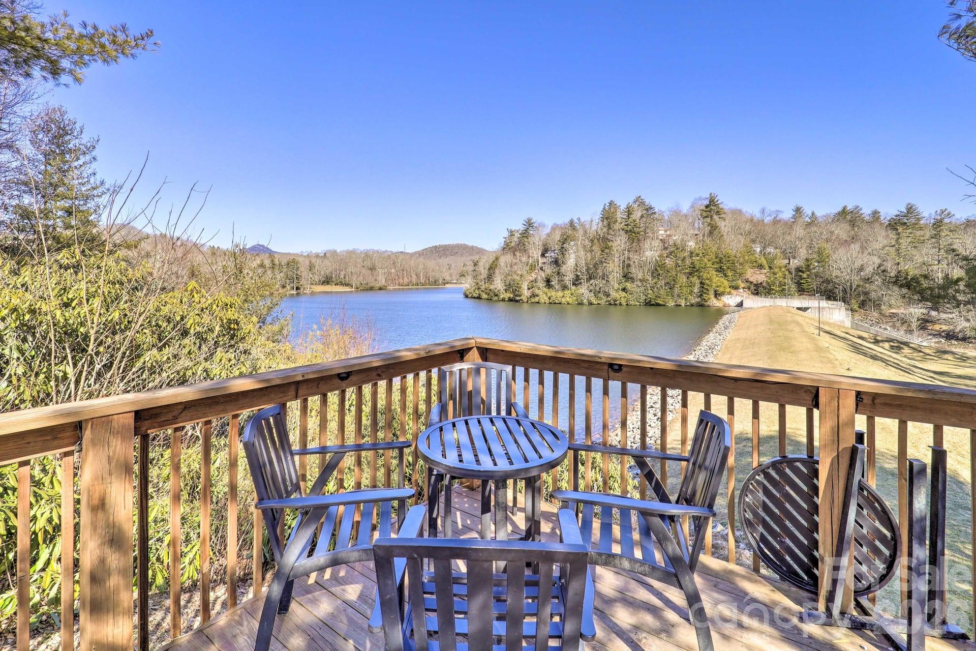 209 Meadow Loop — Newland